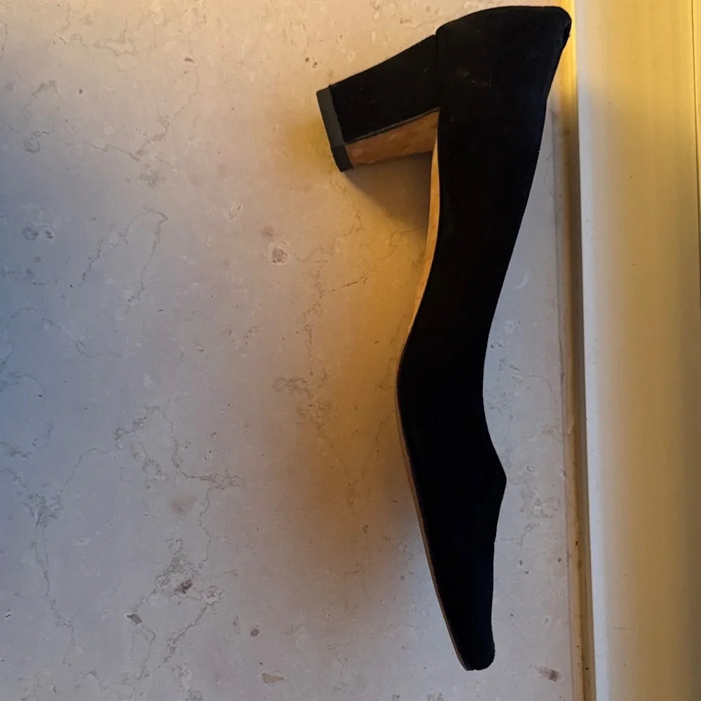 Manolo Blahnik Black Suede “Okkatopia” Pumps